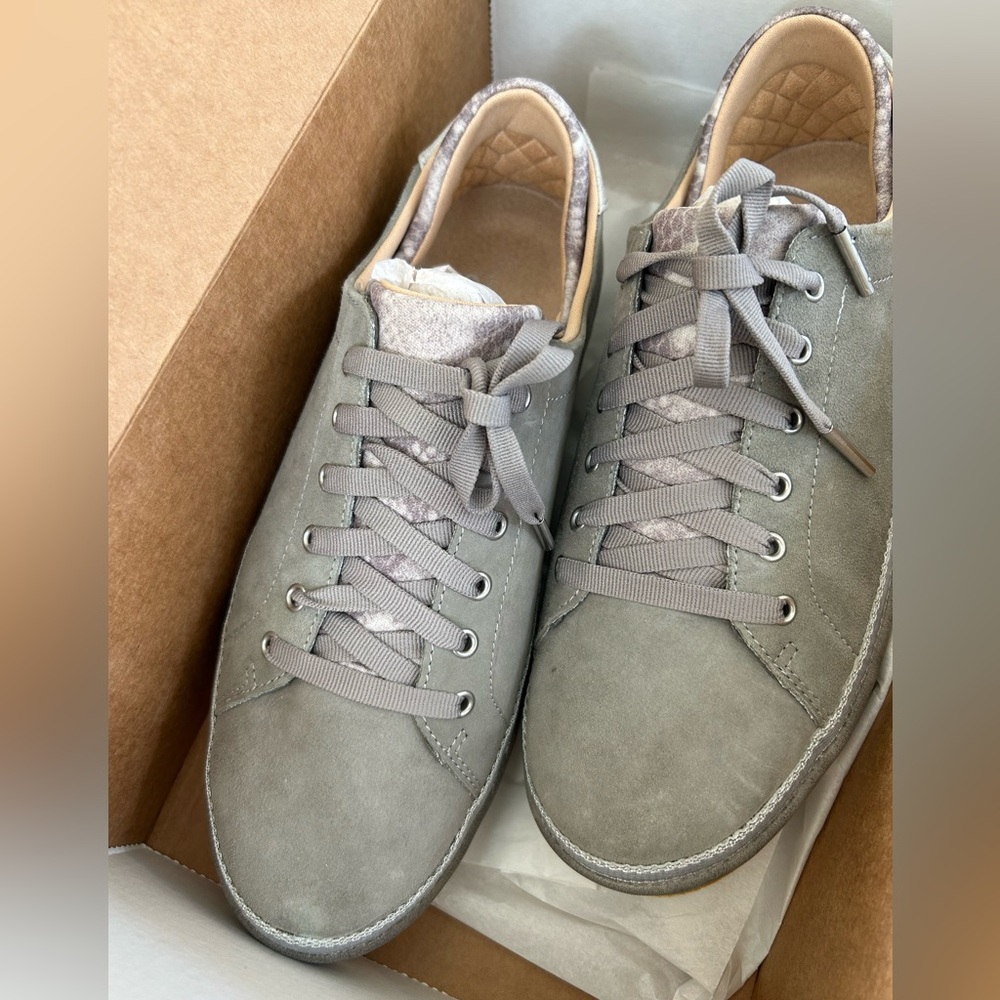 Dr Scholls Suede Sneakers Gray